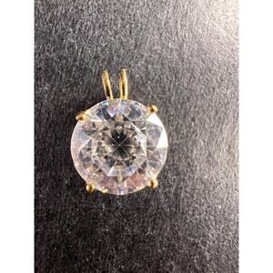 10k gold LUX 8.3mm cubic zirconia pendant
